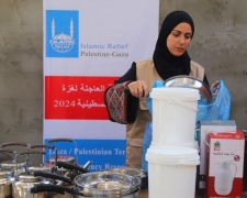 توزيع المستلزمات المنزلية على الاسر النازحة والمتضررة في قطاع غزة